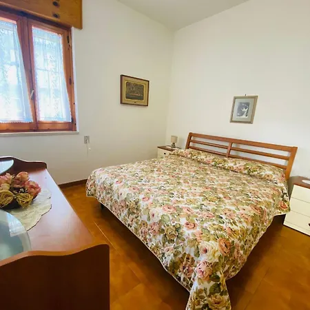 Holiday home Dante House *